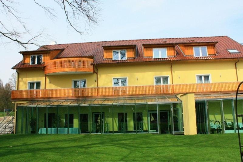 Bayerisches Landhaus Hotel Bielefeld Ngoại thất bức ảnh